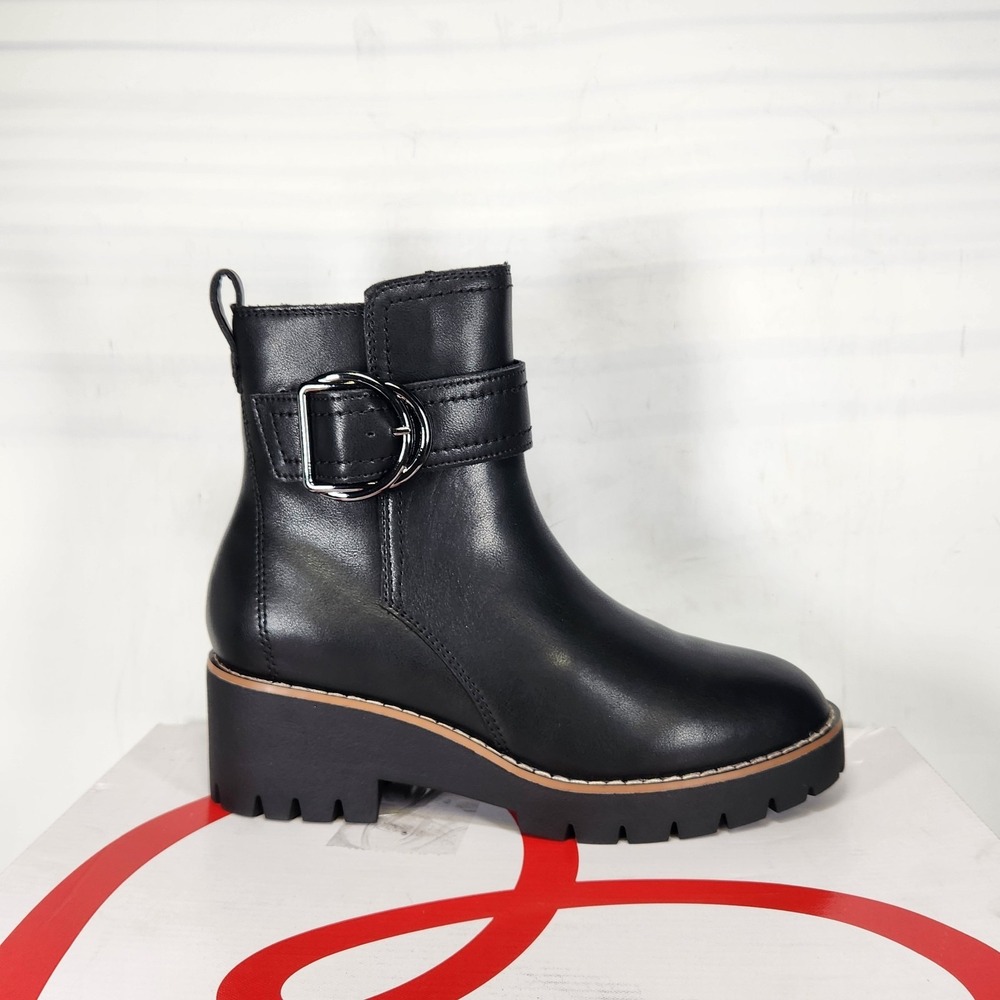 Blondo Dagger Bootie Women Size 7 Black Leather Waterproof Lug Sole Buckle